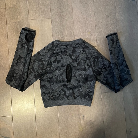 Gymshark adapt camo crop top - Picture 5 of 7